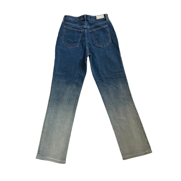 Hollister NWT Ultra Hight Rise, Vintage Straight, Ladies 7R, 28x31 - Picture 2 of 4